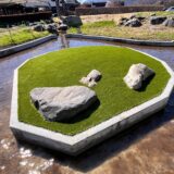 利根郡　商業施設K様　ジャブジャブ池・浮島　人工芝設置